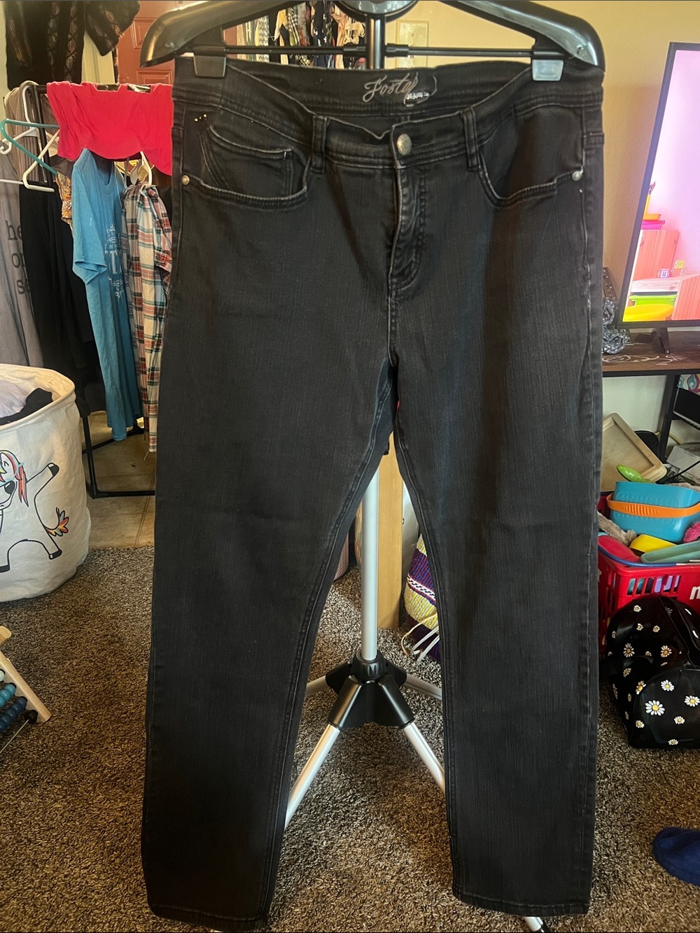 Foster Women’s Black Straight-Leg Jeans